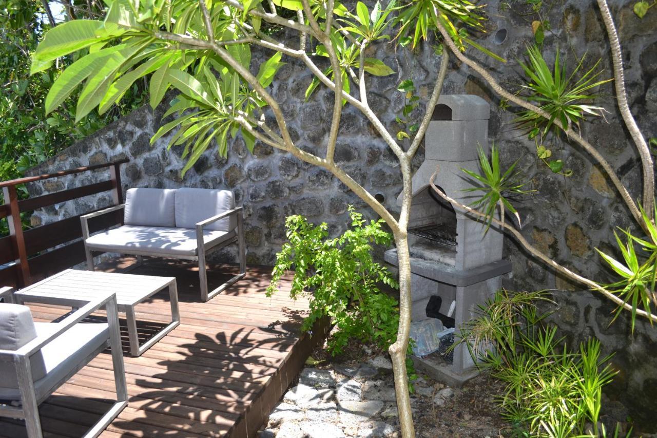 Villa Atypique Le Chat Perche De Grand Anse Petite Île Exterior foto